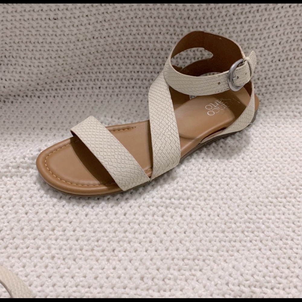 Women’s sandals